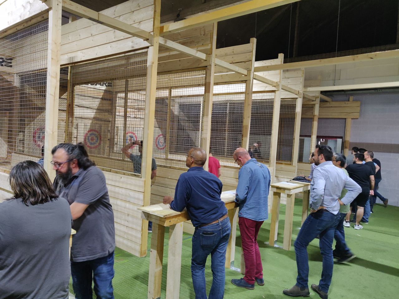 Lancer de hache entre amis chez Team Square