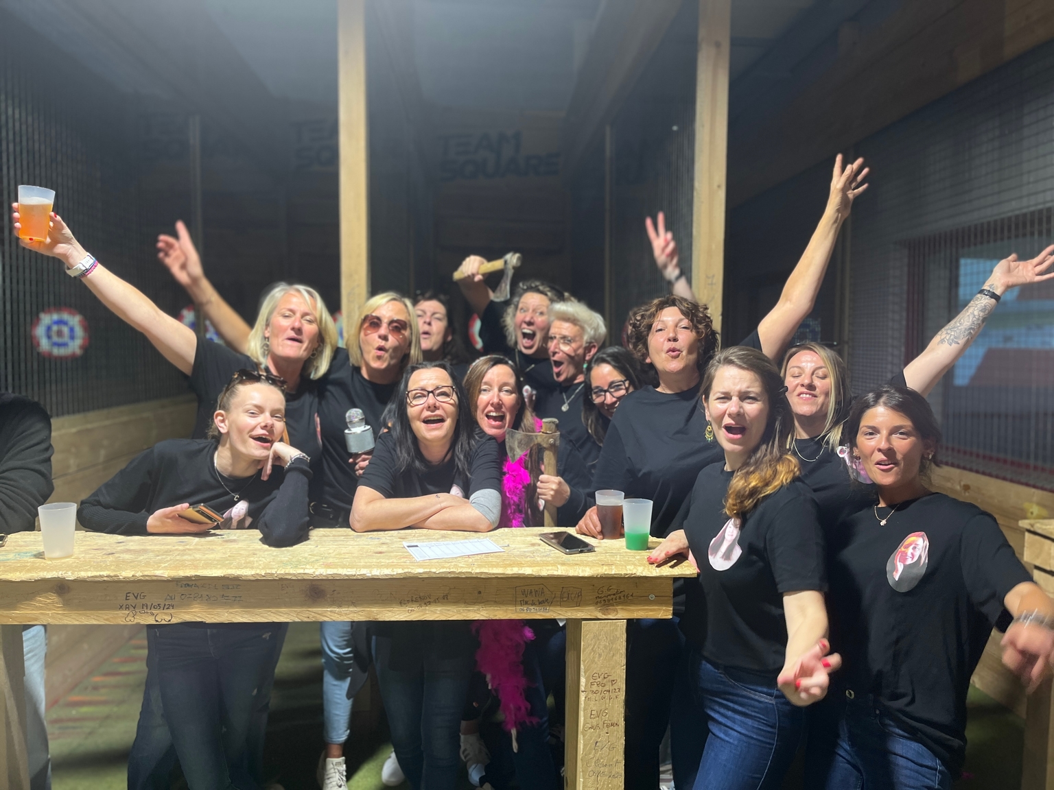 Lancer de haches Lens : vivez le loisir sensation unique Team Square